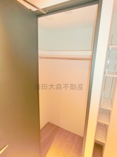 GRAN PASEO大森Ⅱの設備|洋室3.15帖の棚収納とクローゼット