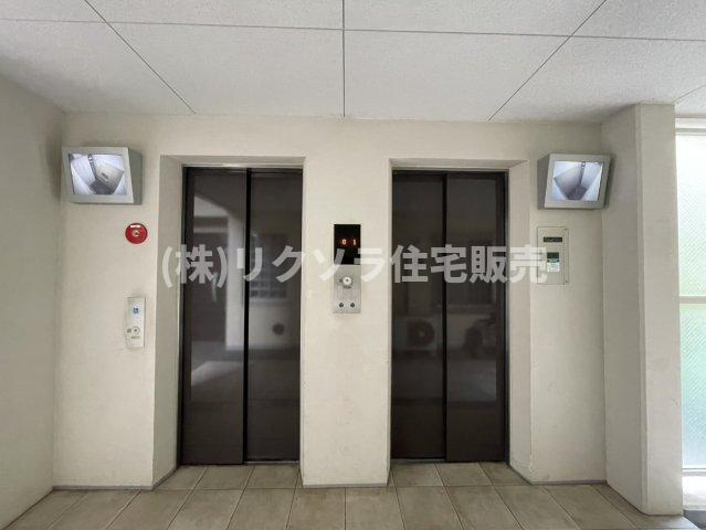 シャリエ門真グランマークスのその他共用部分|エレベーター2基　防犯カメラ有
■物件内覧・資金計画相談・住宅ローン相談、リフォーム相談、お問合せ受付中■
※当日・翌日のご内覧、ご相談はお電話でのお問合せがスムーズです！