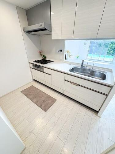 シャリエ門真グランマークスのキッチン|システムキッチン
■物件内覧・資金計画相談・住宅ローン相談、リフォーム相談、お問合せ受付中■
※当日・翌日のご内覧、ご相談はお電話でのお問合せがスムーズです！