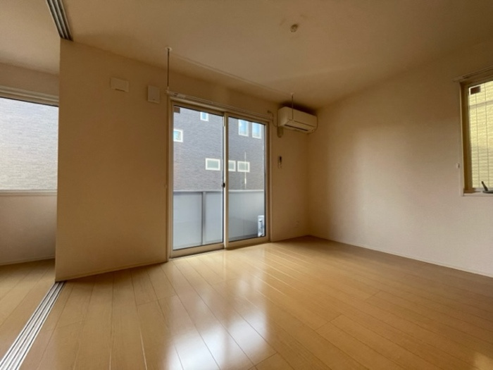 パブロハニー　Ａの居間・リビング