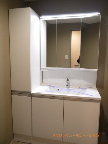 【独立洗面台】 | 目白ガーデニア | 清潔感のある洗面台です。何かと物が増える場所だからこそ、スッキリと見映えの良い空間に