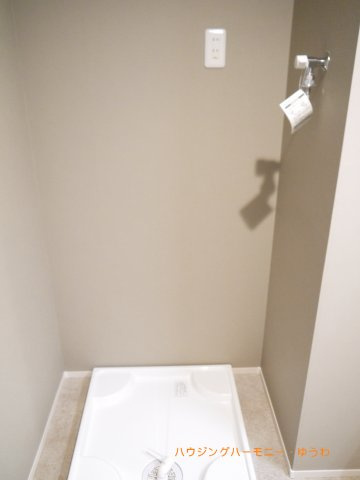 【ランドリースペース】 | 目白ガーデニア | 様々なタイプの洗濯機を配置する事ができます。洗濯防水パンも新しく設置しています！