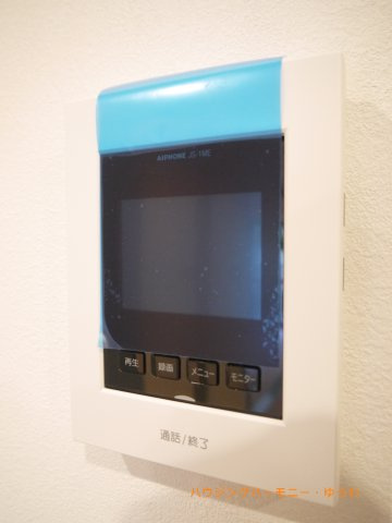 【セキュリティ】 | 目白ガーデニア | 「見える安心」をカタチにしました。誰が来てもわかる様にモニター付きインターホンを設置。