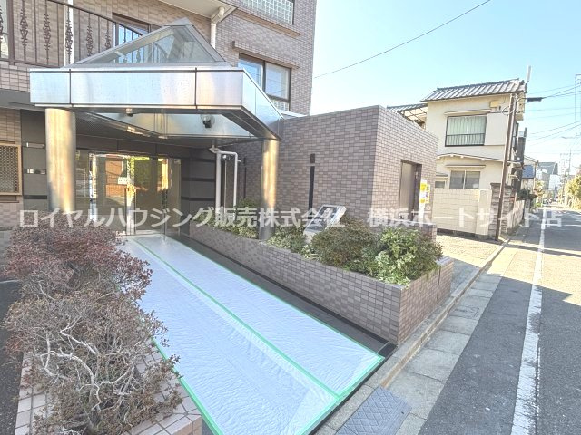 【エントランス】