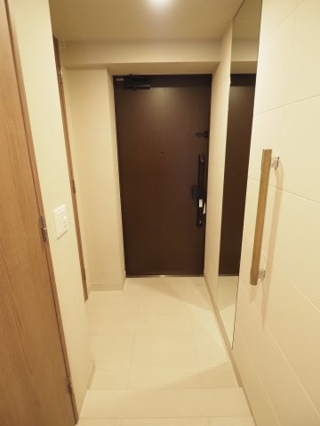 【玄関】 | アトラスシティ千歳烏山グランスイート風ノ棟