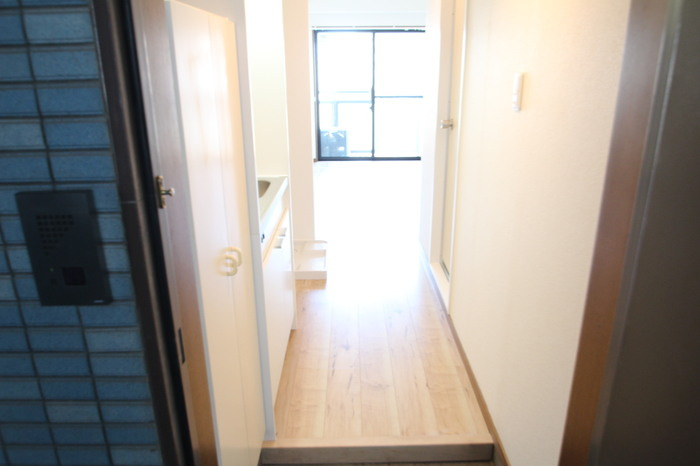 ブルービラ吉原の玄関