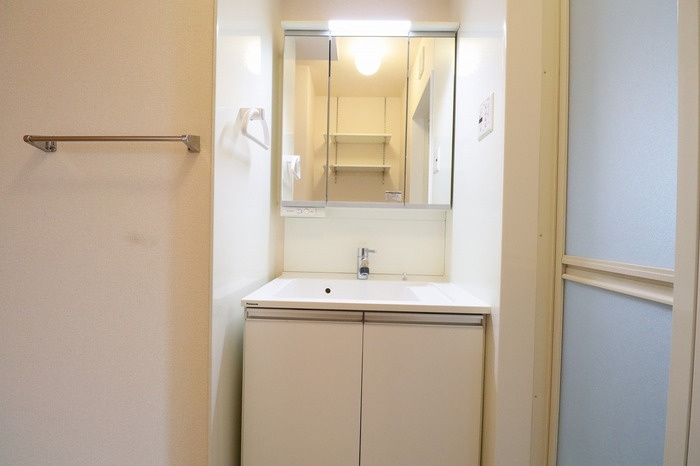 Amourの洗面所|朝の身支度に便利な洗面台あり