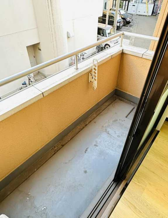 サンズオブイースト　礼金０　バストイレあり　洗濯機置き場のバルコニー