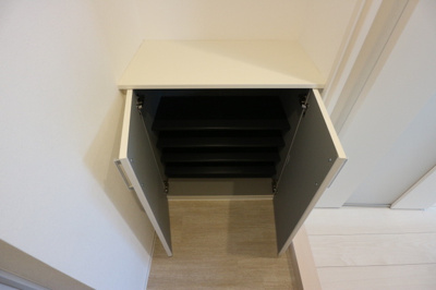 【玄関】 | ROXIS日暮里 | シンプルで使いやすい玄関です
