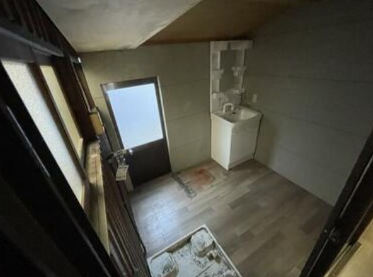 福島5丁目連棟古民家の洗面所