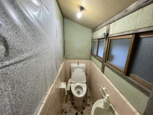 福島5丁目連棟古民家のトイレ