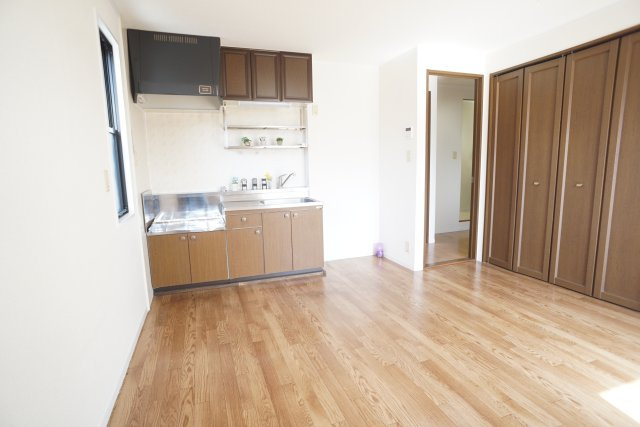 ハイツMの居間・リビング