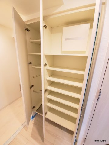 クレストタップ京橋　仲介手数料無料の収納