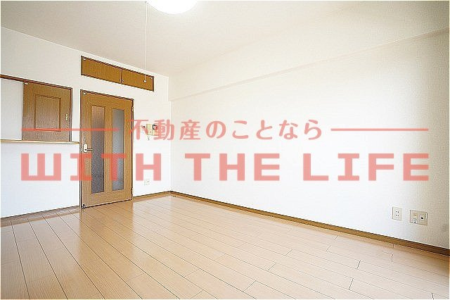 ユウメイトビル【キャッシュバック対象物件】の居間・リビング|使いやすいリビングです