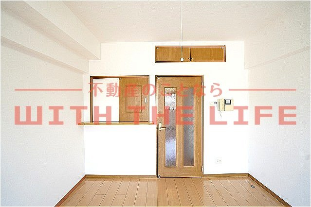 ユウメイトビル【キャッシュバック対象物件】の洋室|おしゃれな居間です