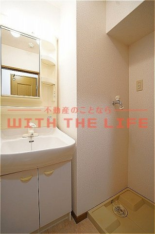 ユウメイトビル【キャッシュバック対象物件】の洗面所|ゆったりとスペースのある洗面所