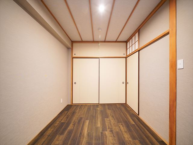 キャッスル伊東の洋室