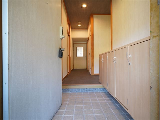 キャッスル伊東の玄関