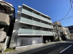 【外観】 | 鉄筋コンクリート造のがっちりとした建物。