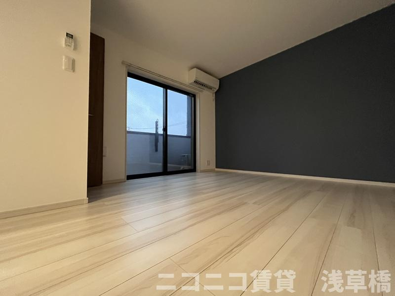 メルディア西新井本町の居間・リビング