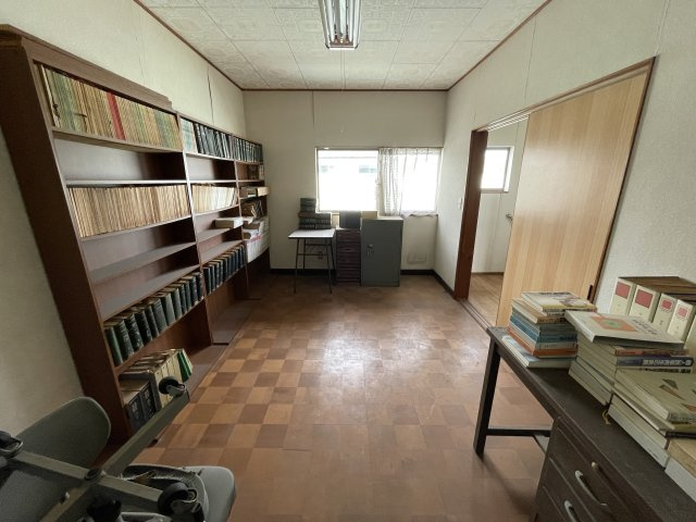 見付事務所の内装