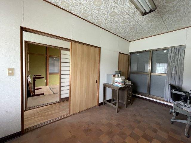 見付事務所の内装