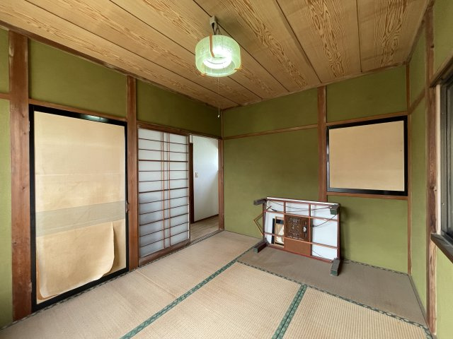 見付事務所の内装