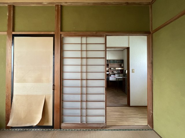 見付事務所の内装