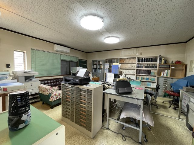 見付事務所の内装