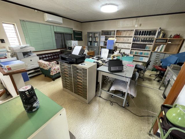 見付事務所の内装