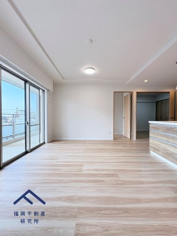 ルネッサンス21春日ザパークの居間・リビング