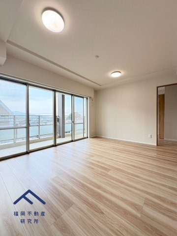 ルネッサンス21春日ザパークの居間・リビング