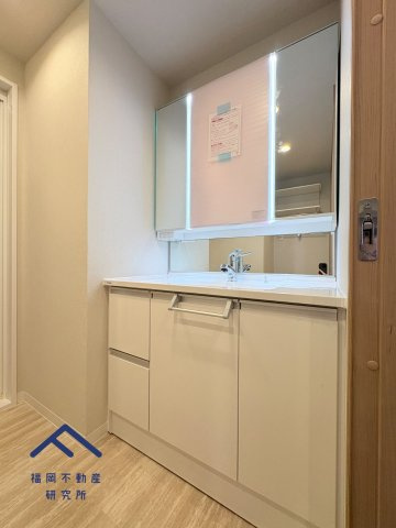 ルネッサンス21春日ザパークの独立洗面台