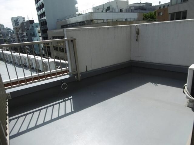 ウィステリア市ヶ谷のバルコニー