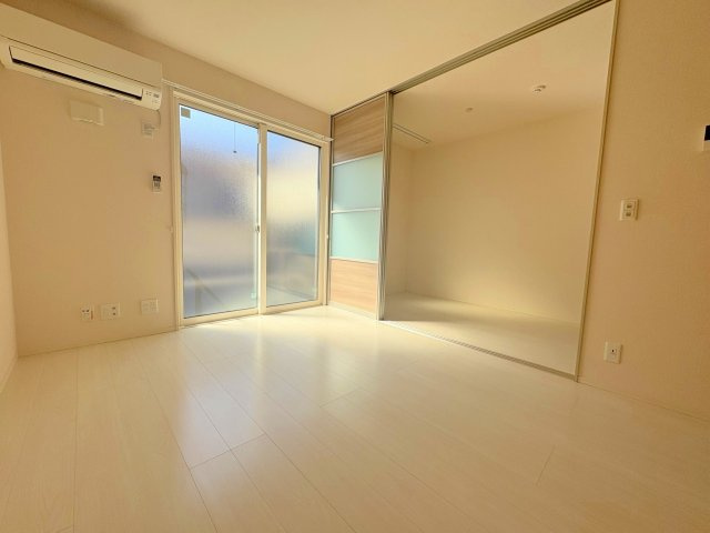 グランクールの居間・リビング|こちらのリビングで趣味の時間をお楽しみください