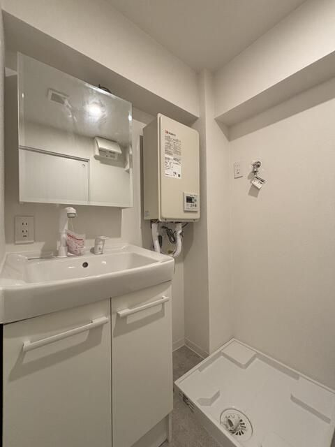 ＣＯＣＯＮ　北綾瀬の洗面所