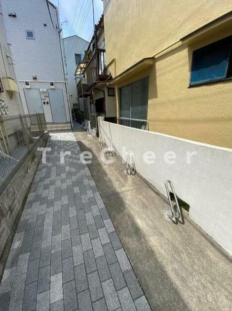 Glanz王子WESTのエントランス