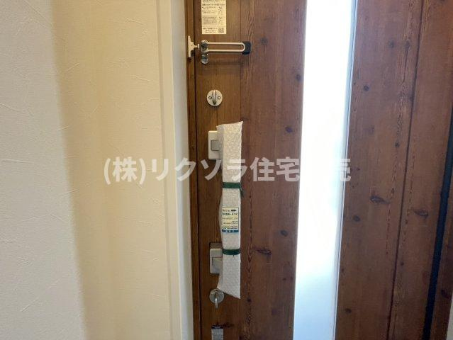 緑が丘1丁目　中古一戸建ての防犯設備|ツーシリンダー錠
■物件内覧・資金計画相談・住宅ローン相談、リフォーム相談、お問合せ受付中■
※当日・翌日のご内覧、ご相談はお電話でのお問合せがスムーズです！