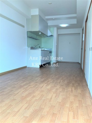 【居間・リビング】 | サウスサイドなにわ筋 | 11帖のリビングでゆったりくつろげます！