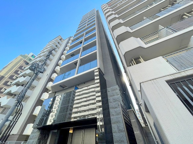 コンフォリア・リヴ新大阪WESTの外観