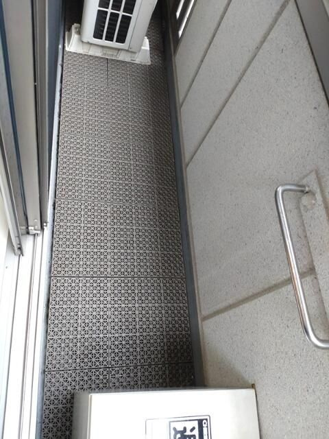 エクシヴ高田のバルコニー