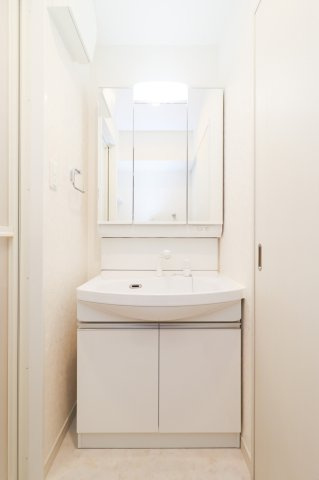 サヴォイレトワールセレステ　7階の洗面所|別号室のものです。現状優先になります。