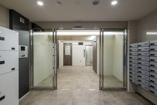 サヴォイレトワールセレステ　7階のエントランス