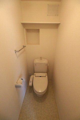 カーサフェリーチェ【10,000円キャッシュバック対象物件】のトイレ|落ち着いたトイレです