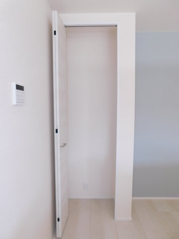 北名古屋市石橋角畑の新築一戸建の収納|◇パントリー◇　　キッチン用品や食料品などがスッキリと片付くパントリー完備！