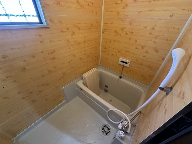 明石市二見町福里戸建の浴室