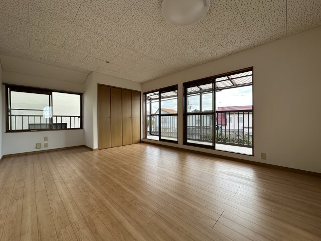 明石市二見町福里戸建の洋室