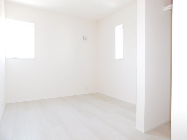 西春日井郡豊山町大字豊場字新田町の新築一戸建の洋室|◇２階洋室◇　　２面採光で明るい洋室５．０６帖　ウォークインクローゼット完備！　