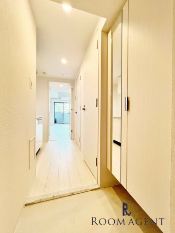 エスリード栄 THE PARKの玄関