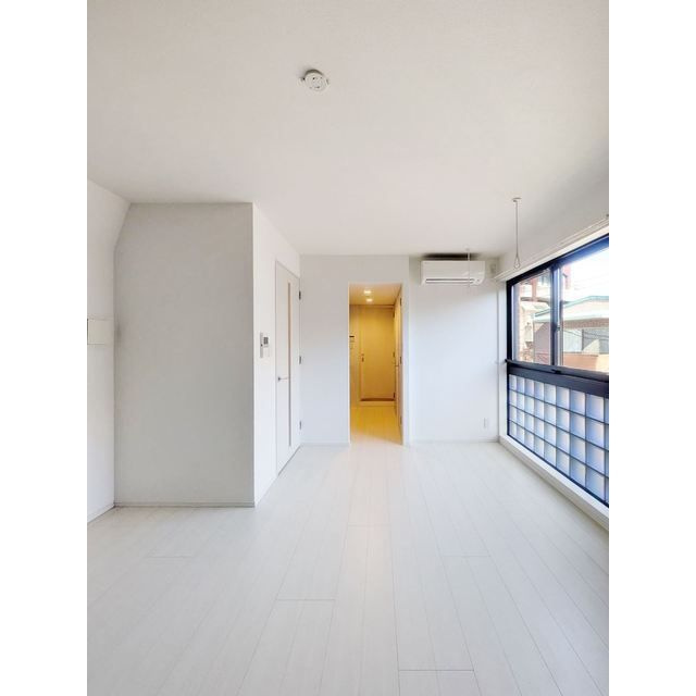 MSR EBISU Garden sideの居間・リビング